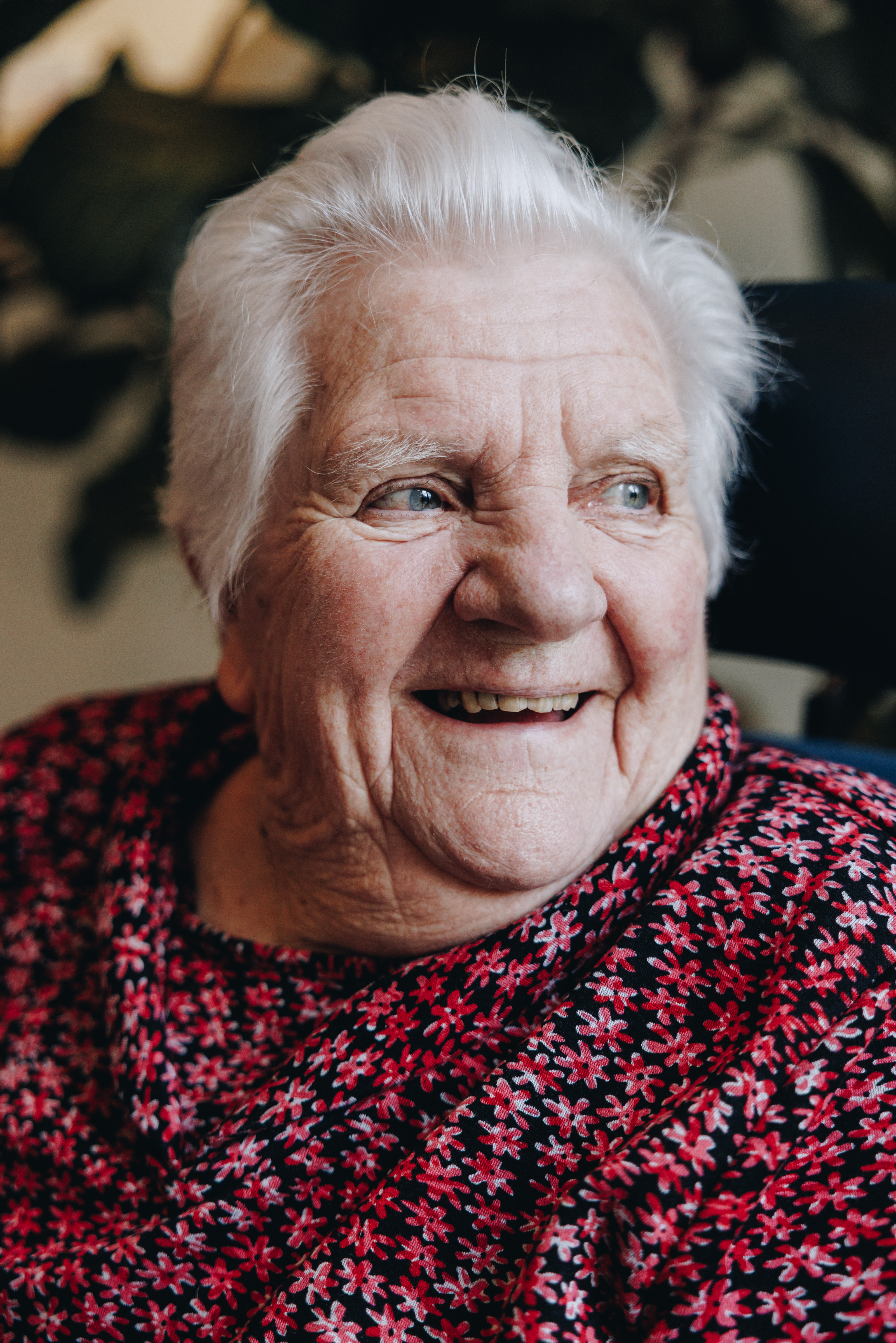 11 04 2023 ZPMH Prinsenhof Closeup Bewoner Vrouw Lachen