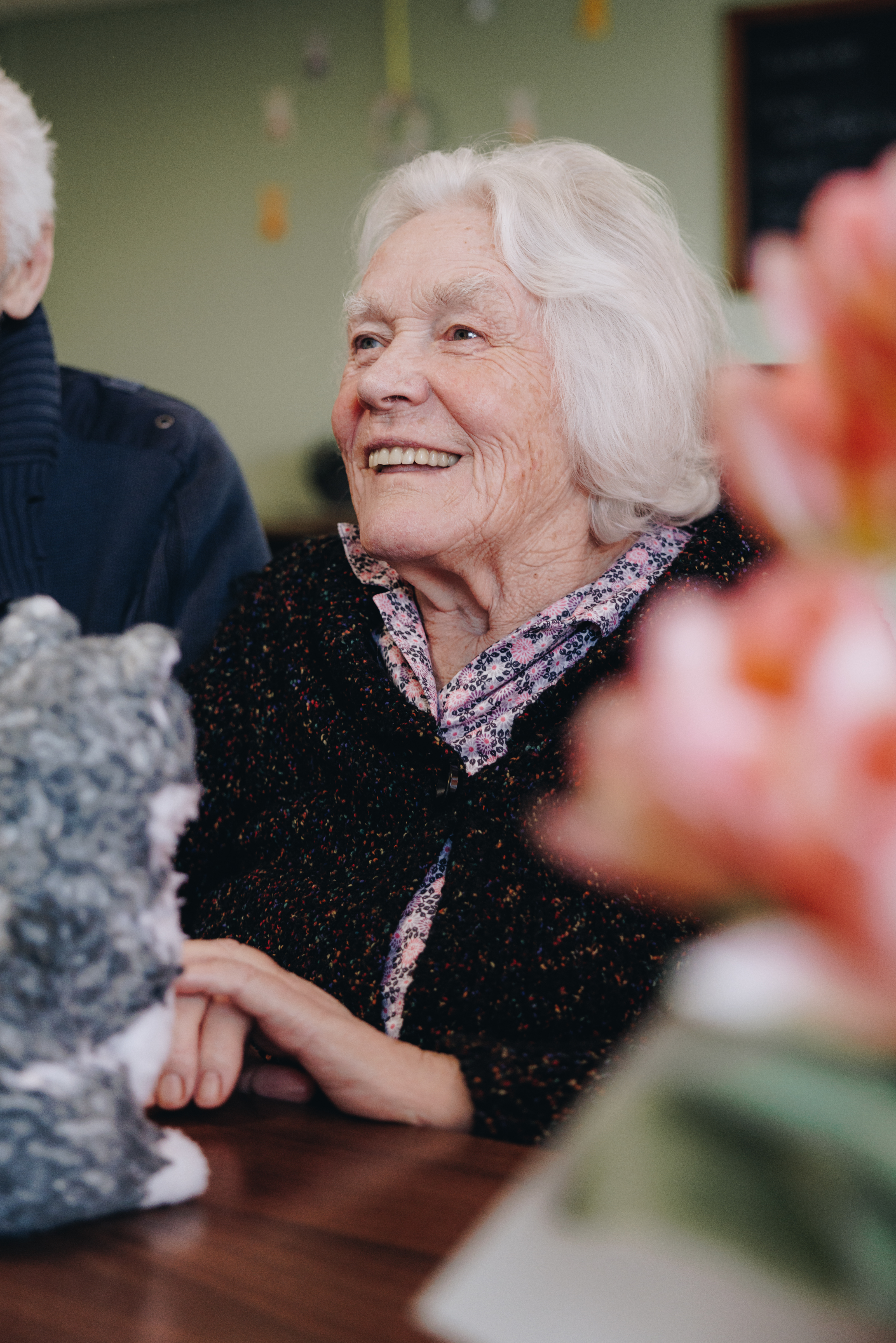 23 03 2023 De Vijverhof En De Meent Bewoner Knuffel Tafel