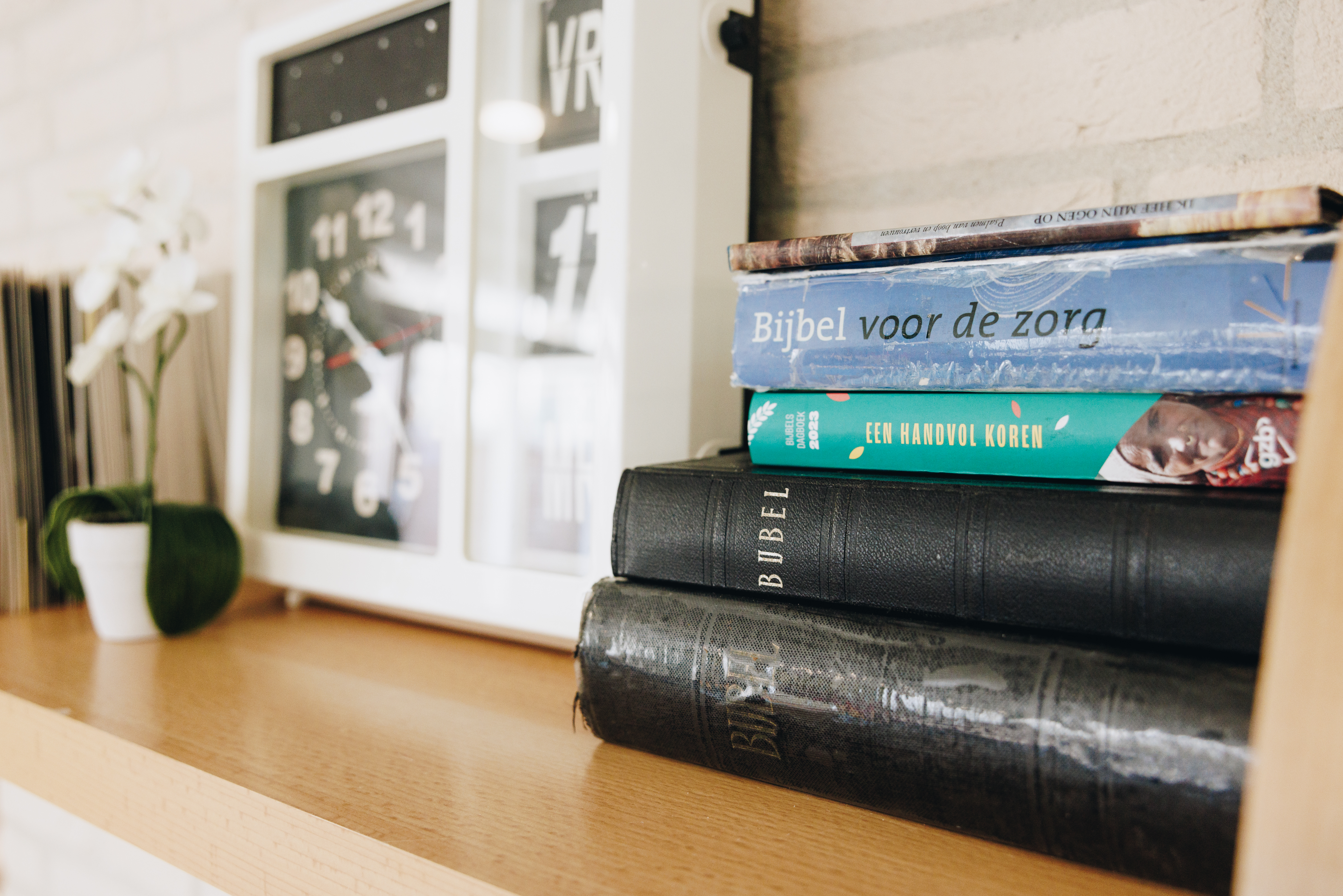 17 02 2023 Zorgpartner Slothoven Plank Klok Bijbels Stapel