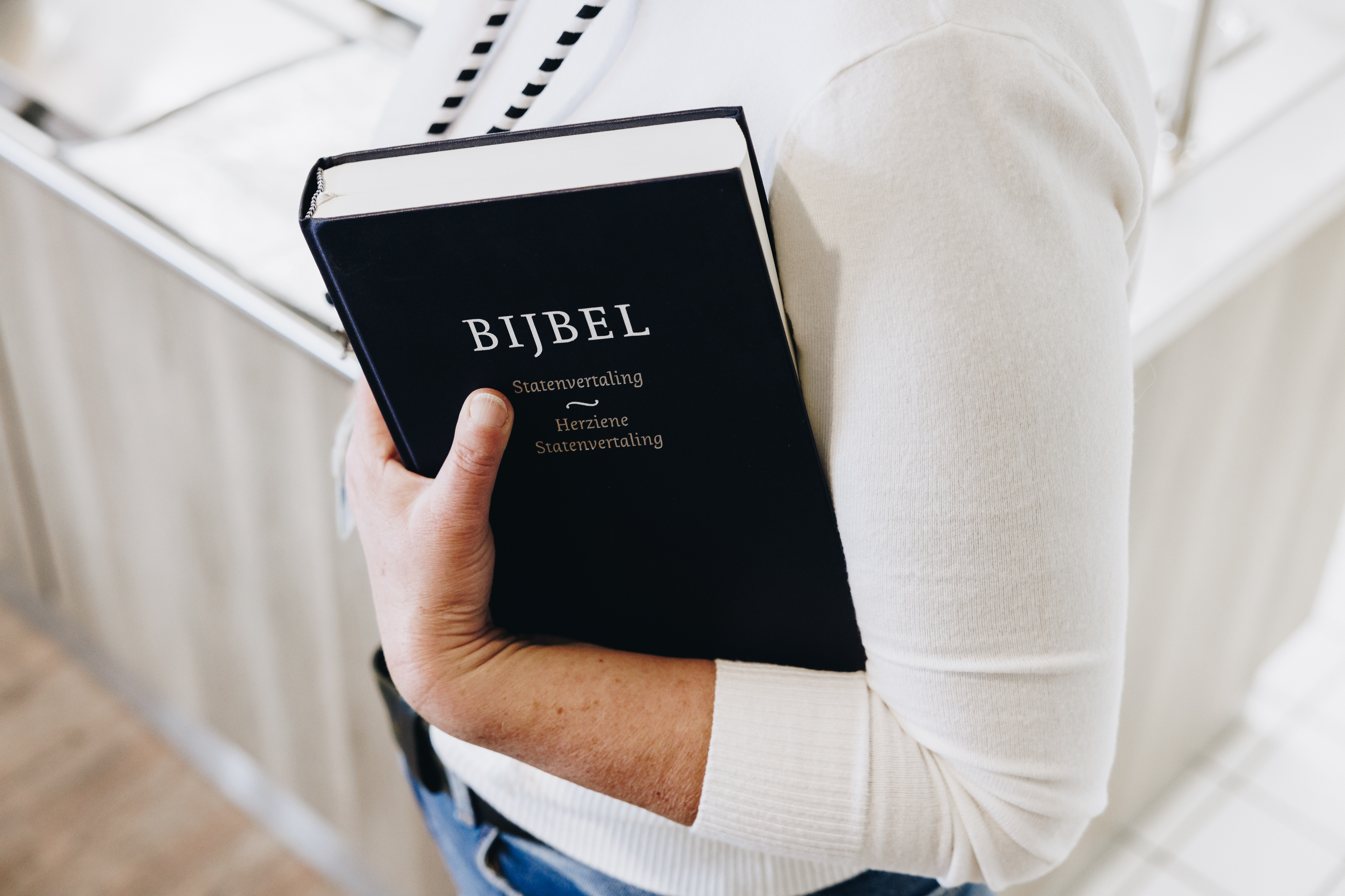 17 02 2023 Zorgpartner Slothoven Medewerker Bijbel In Hand