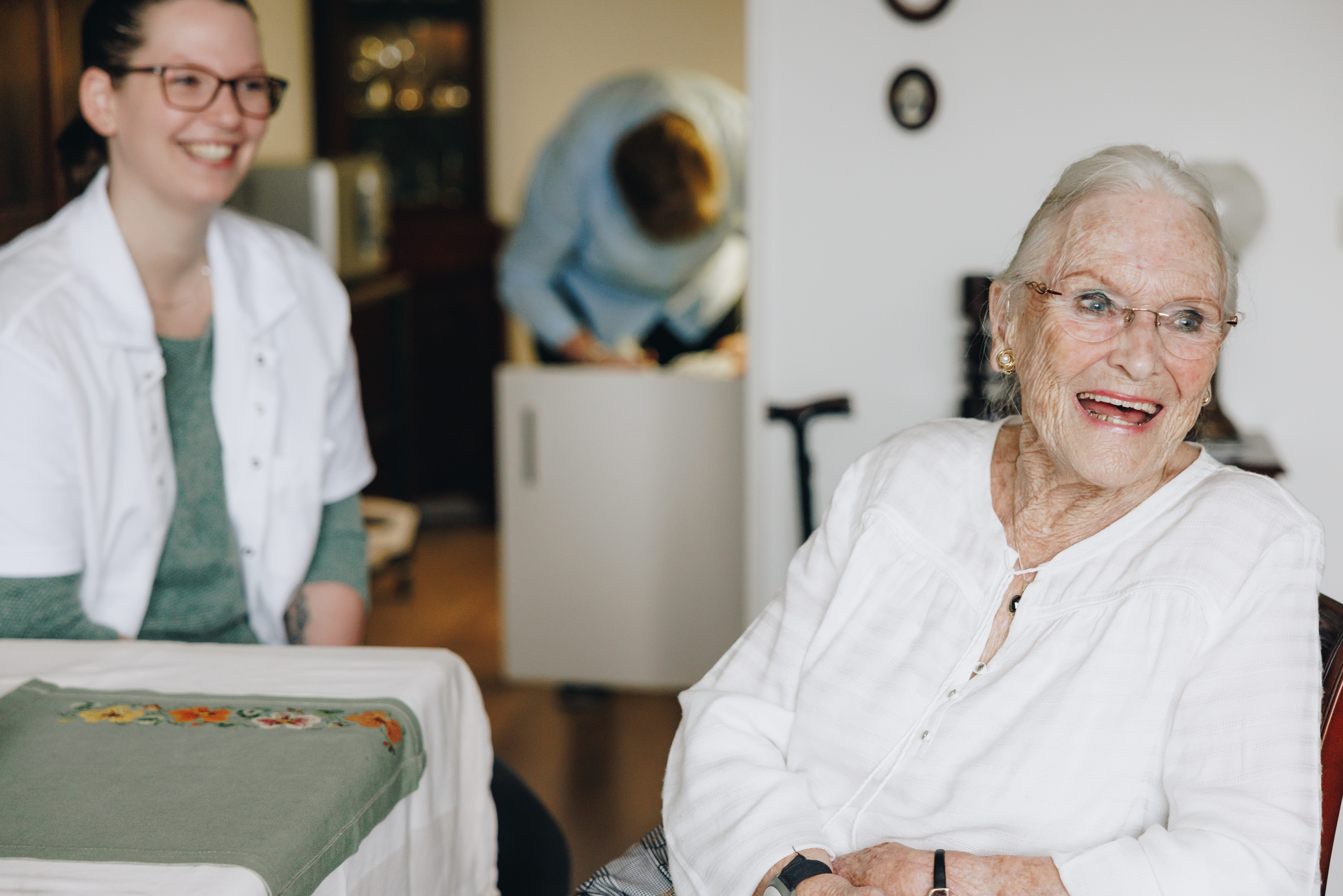 17 04 2023 Zorgpartners Thuiszorg Medewerker Cliënt Lach Samen