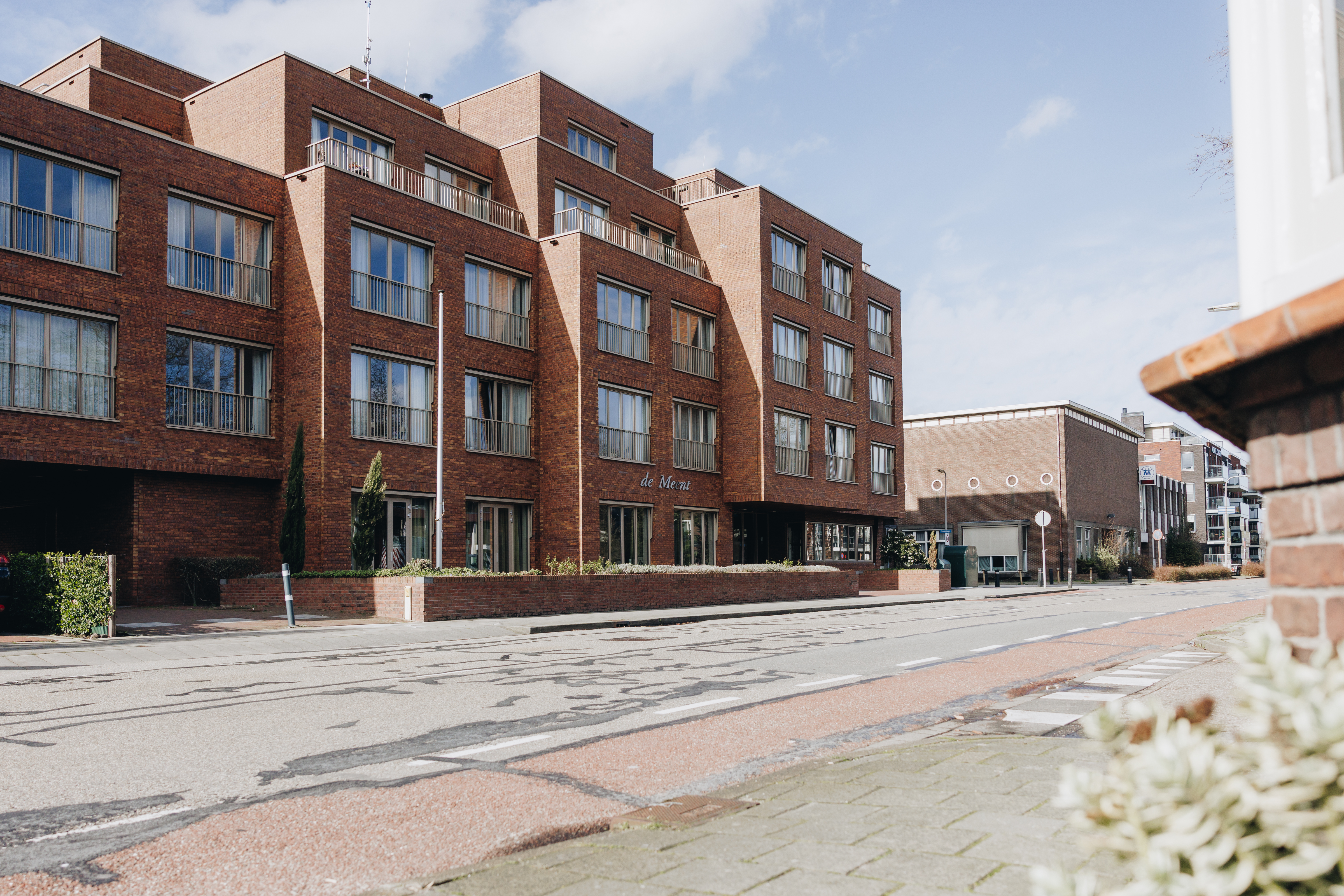 23 03 2023 De Vijverhof En De Meent Demeent Buiten Gebouw Straat