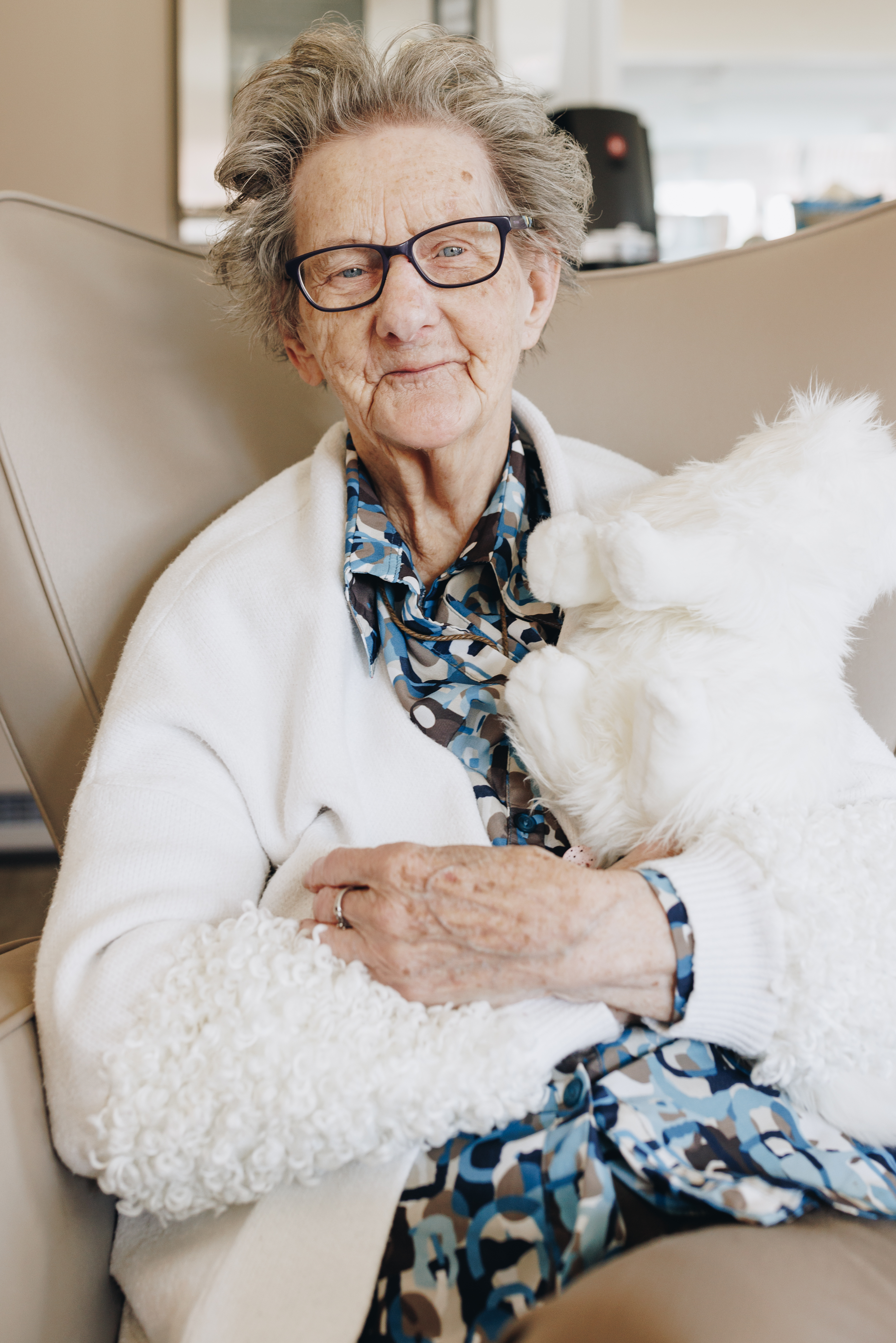 18 04 2023 Zorgpartners De Hanepraij Bewoner Stoel Knuffel