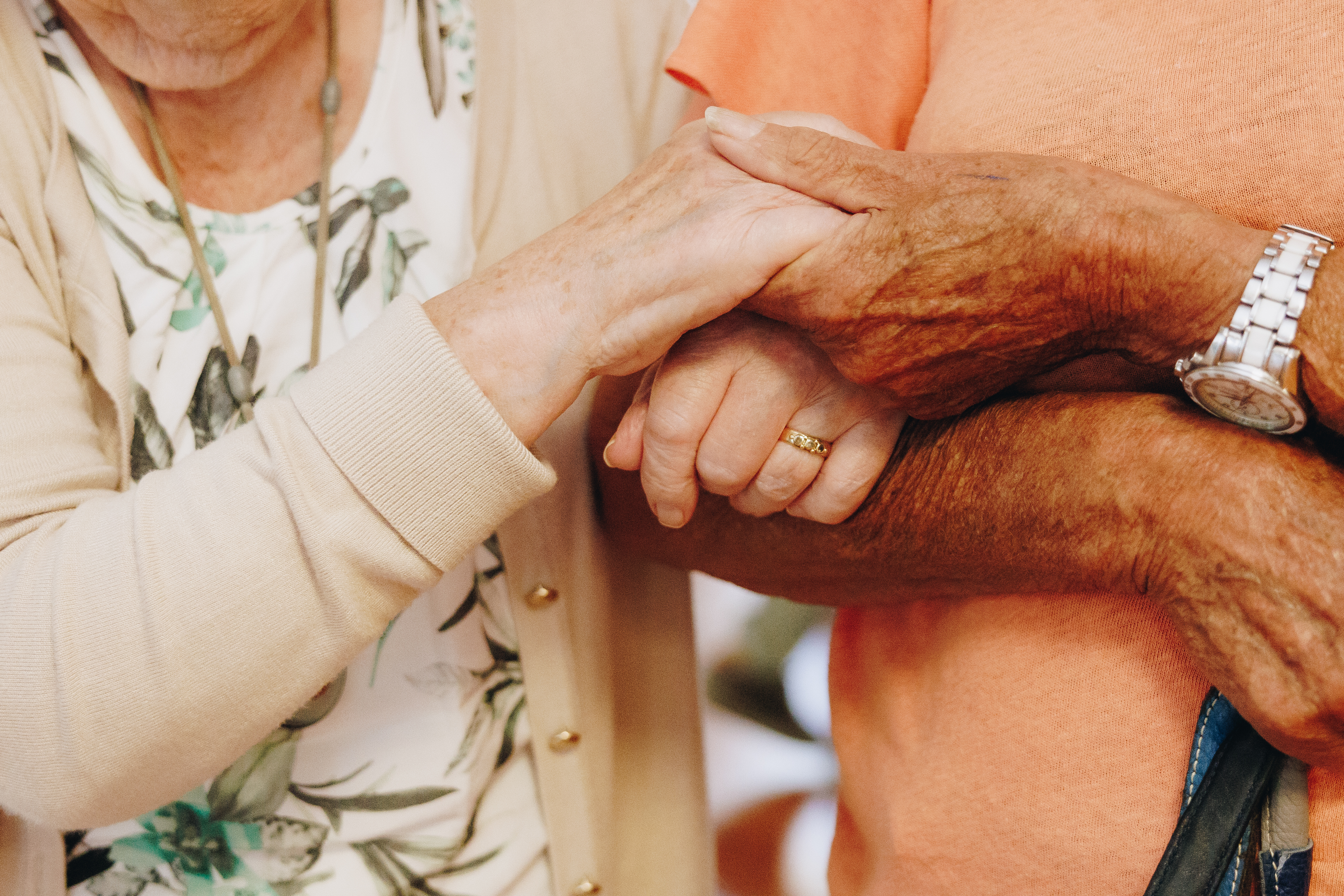 05 09 2024 Irishof Zorgpartners Handen Samen Horloge