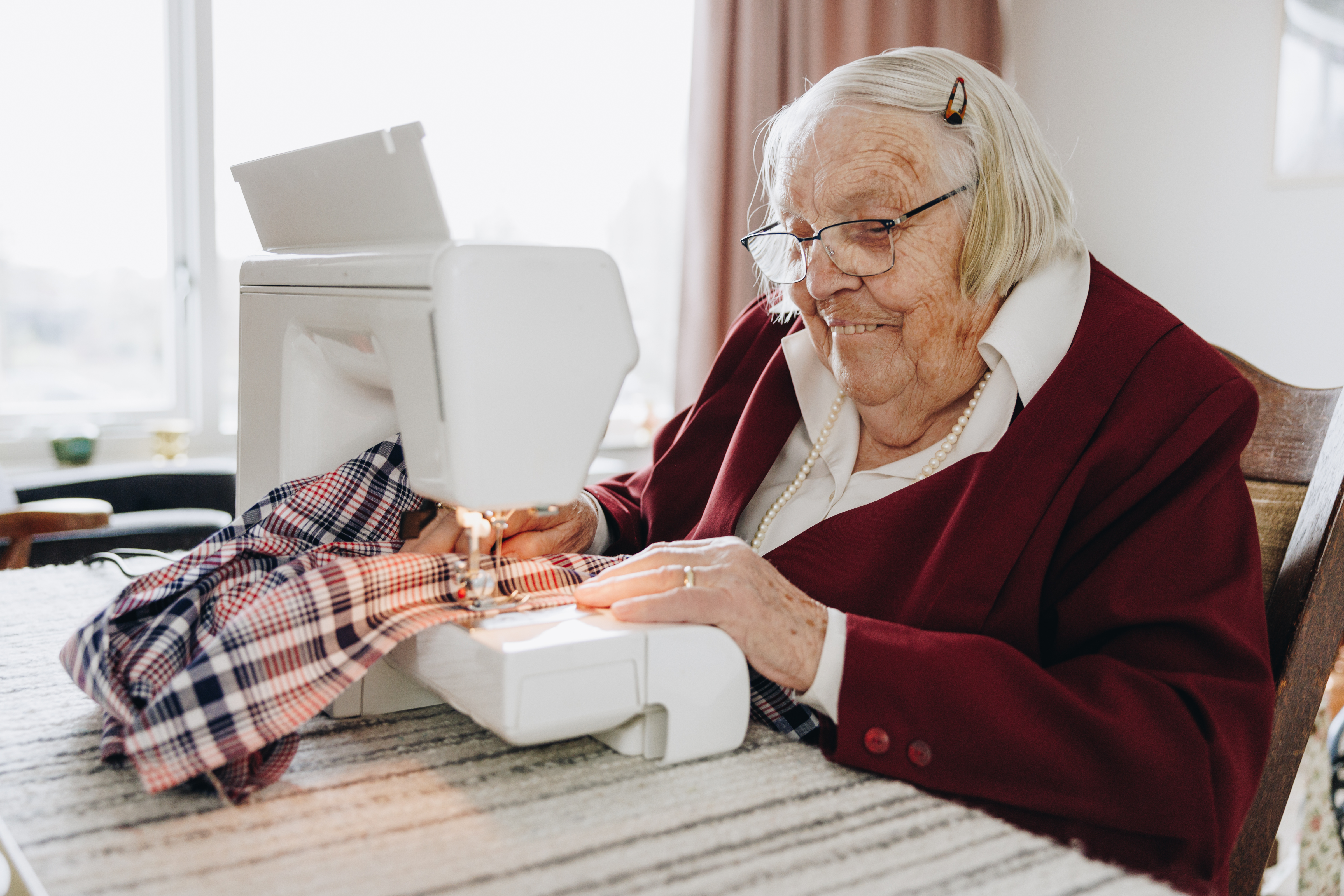 13 04 2023 Floravita Zorgpartners Naaien Naaimachine Bewoner Vrouw