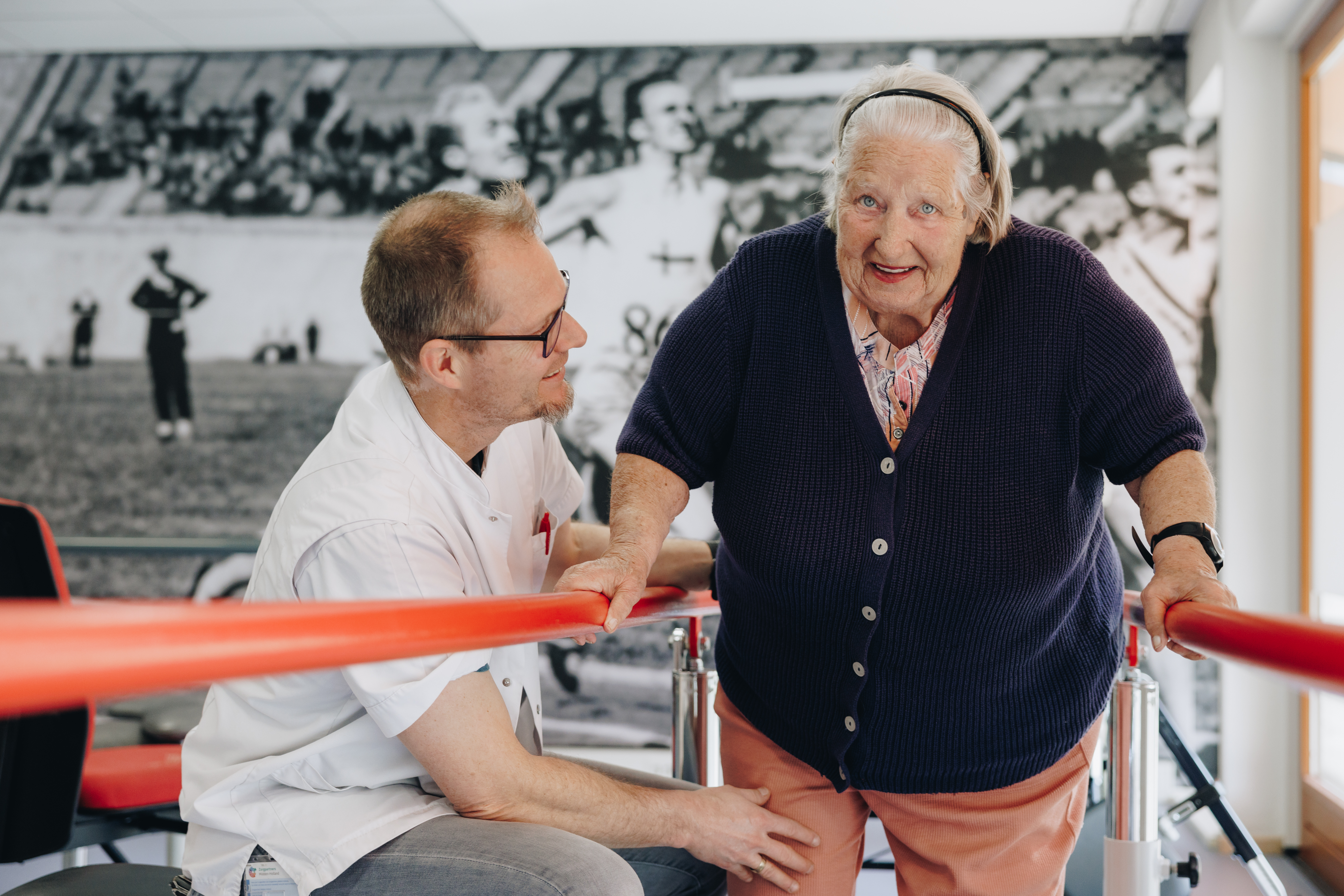 Ronssehof Revalidatei Revalidant Behandelaar Oefenen Lopen Brug