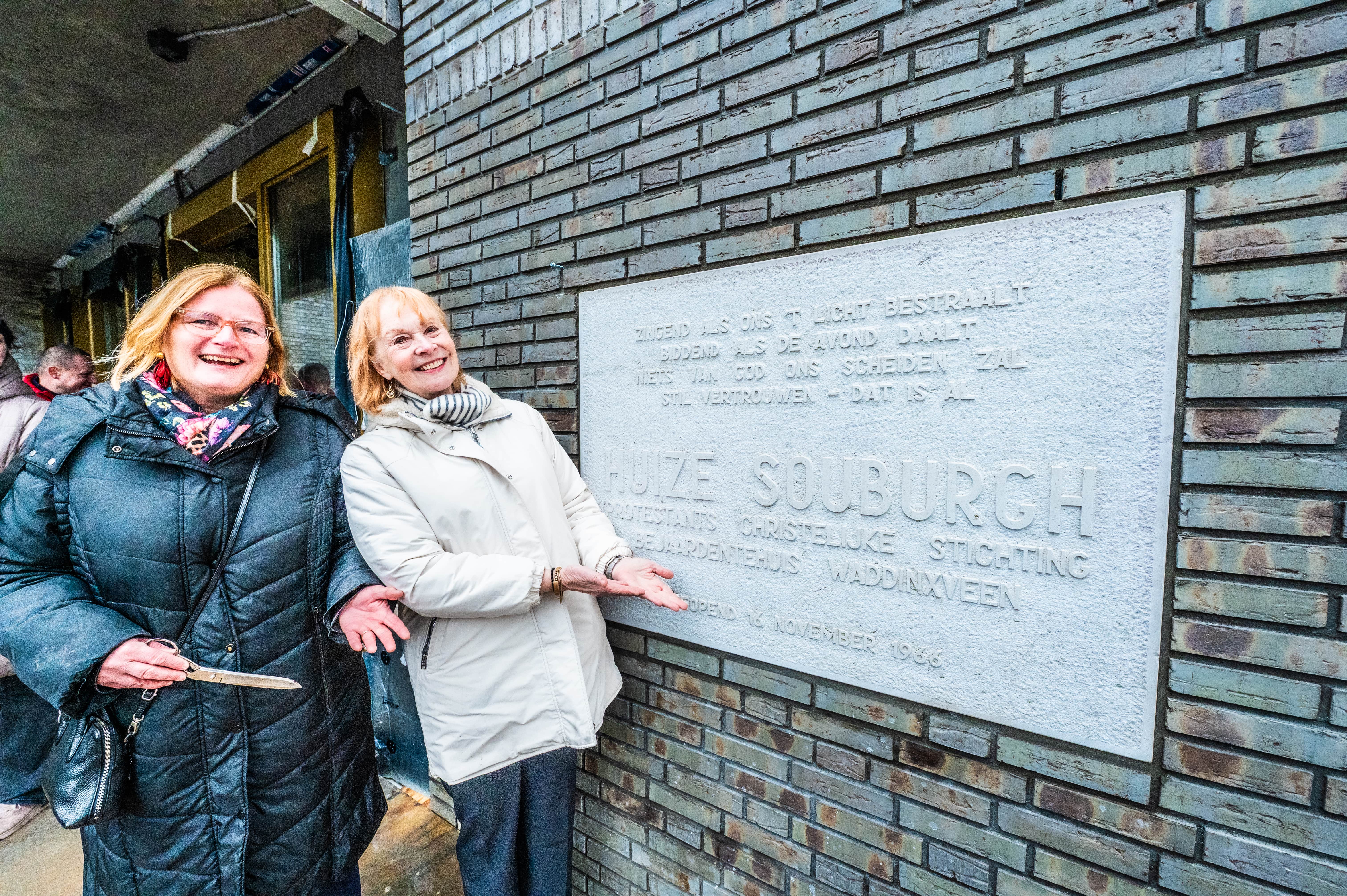 Zp19nov25 Onthulling Steen