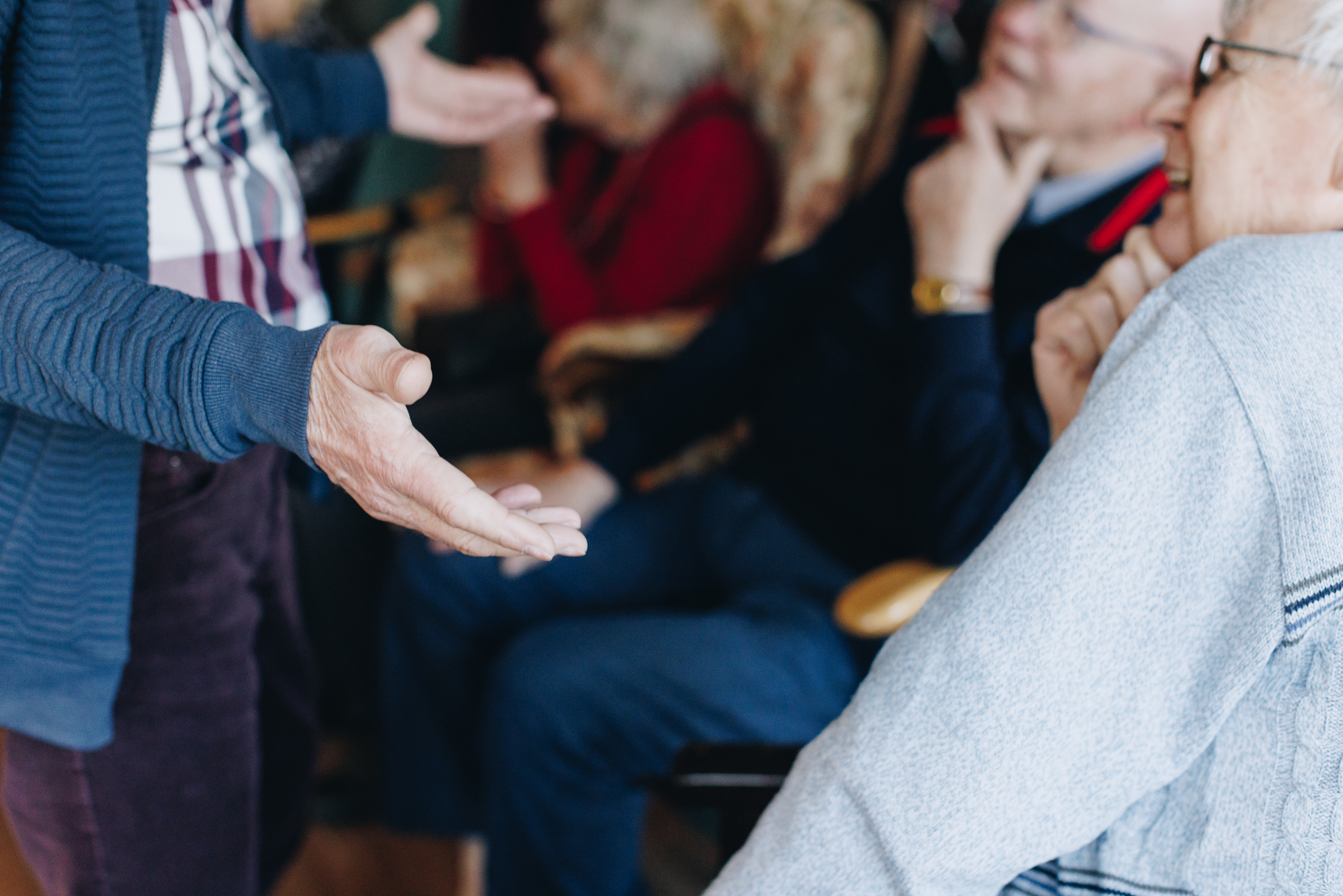 10 02 2023 Zorgpartners Savelberg Bewoners Gesprek Handen