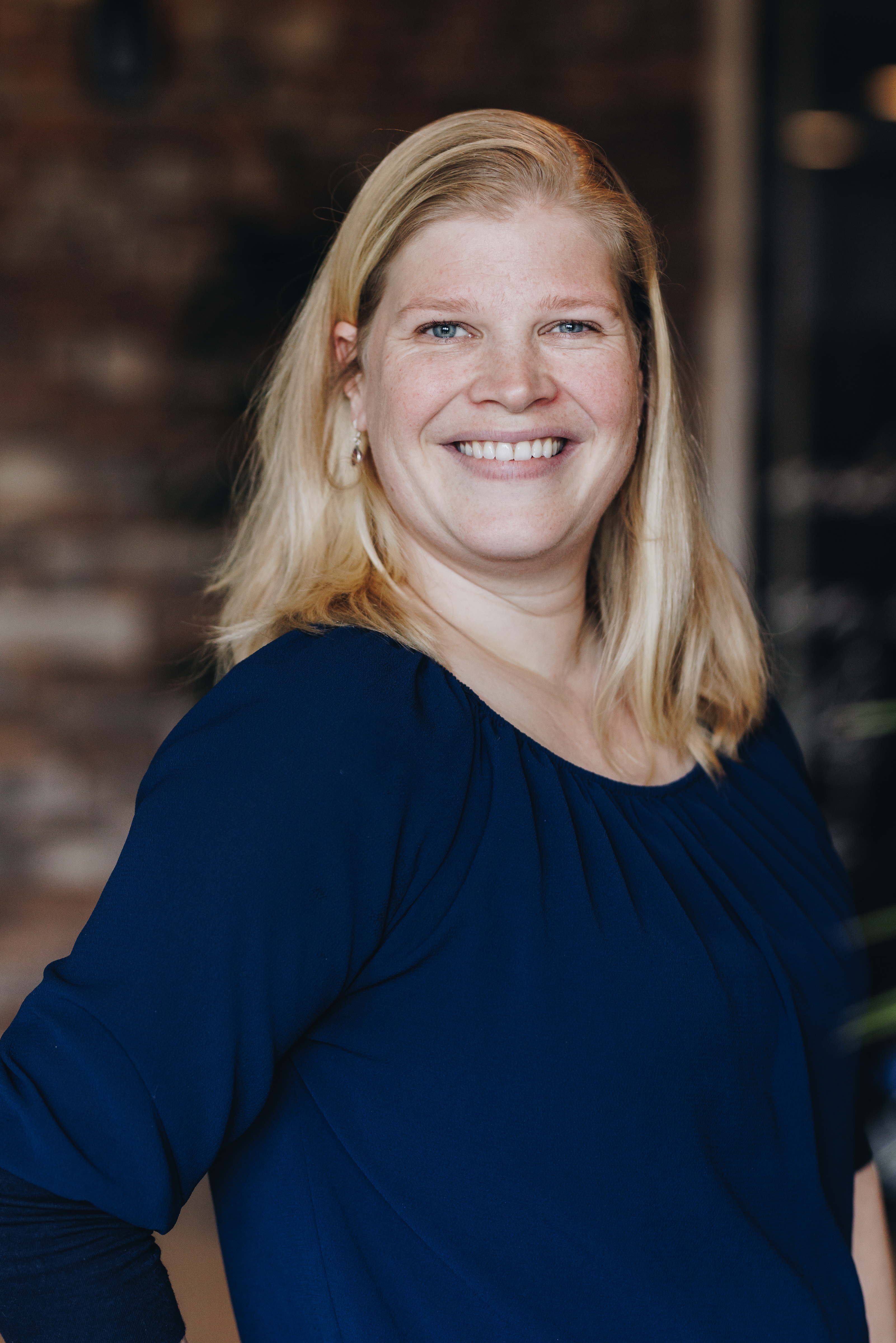 11 04 2023 ZPMH Prinsenhof Medewerker Profielfoto Staand Lachen