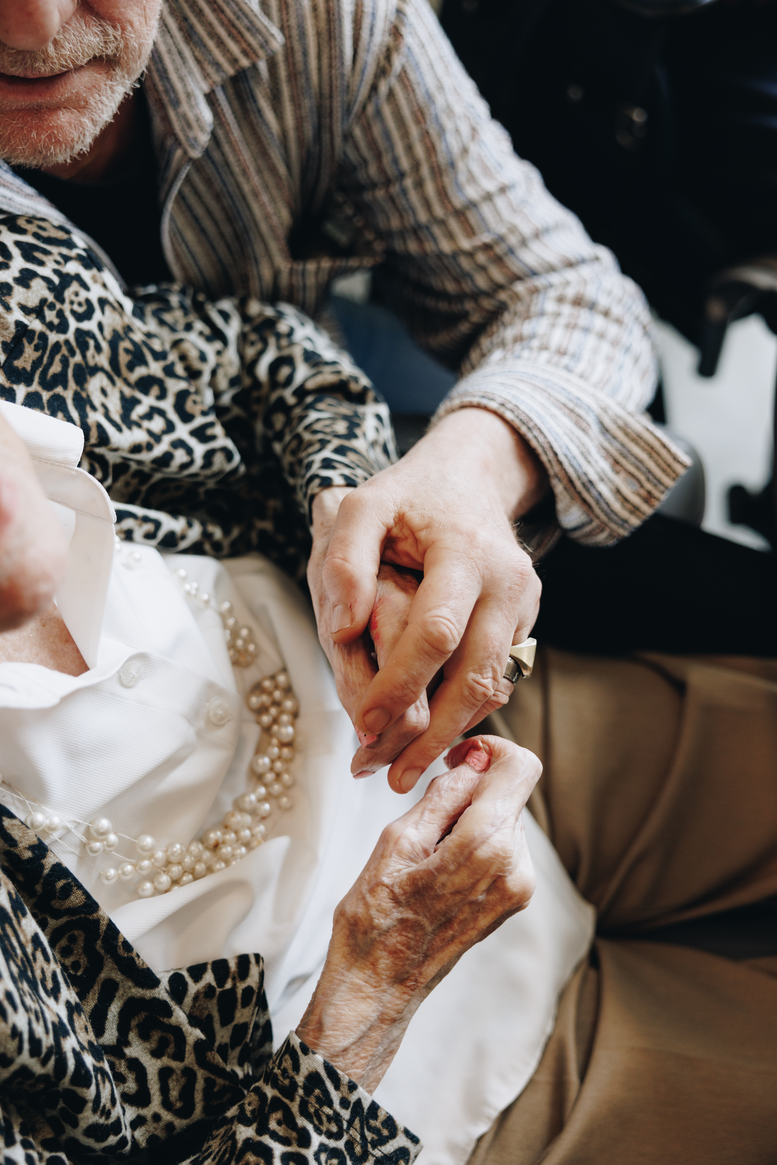 11 04 2023 ZPMH Prinsenhof Closeup Handen