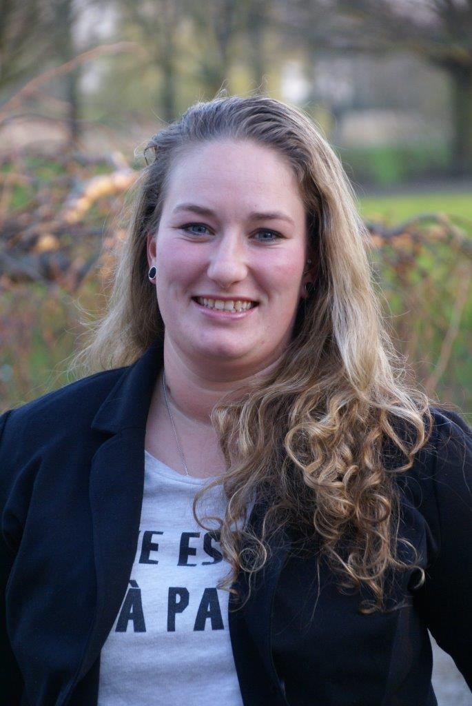 Pasfoto Shelley Van Oosterhout