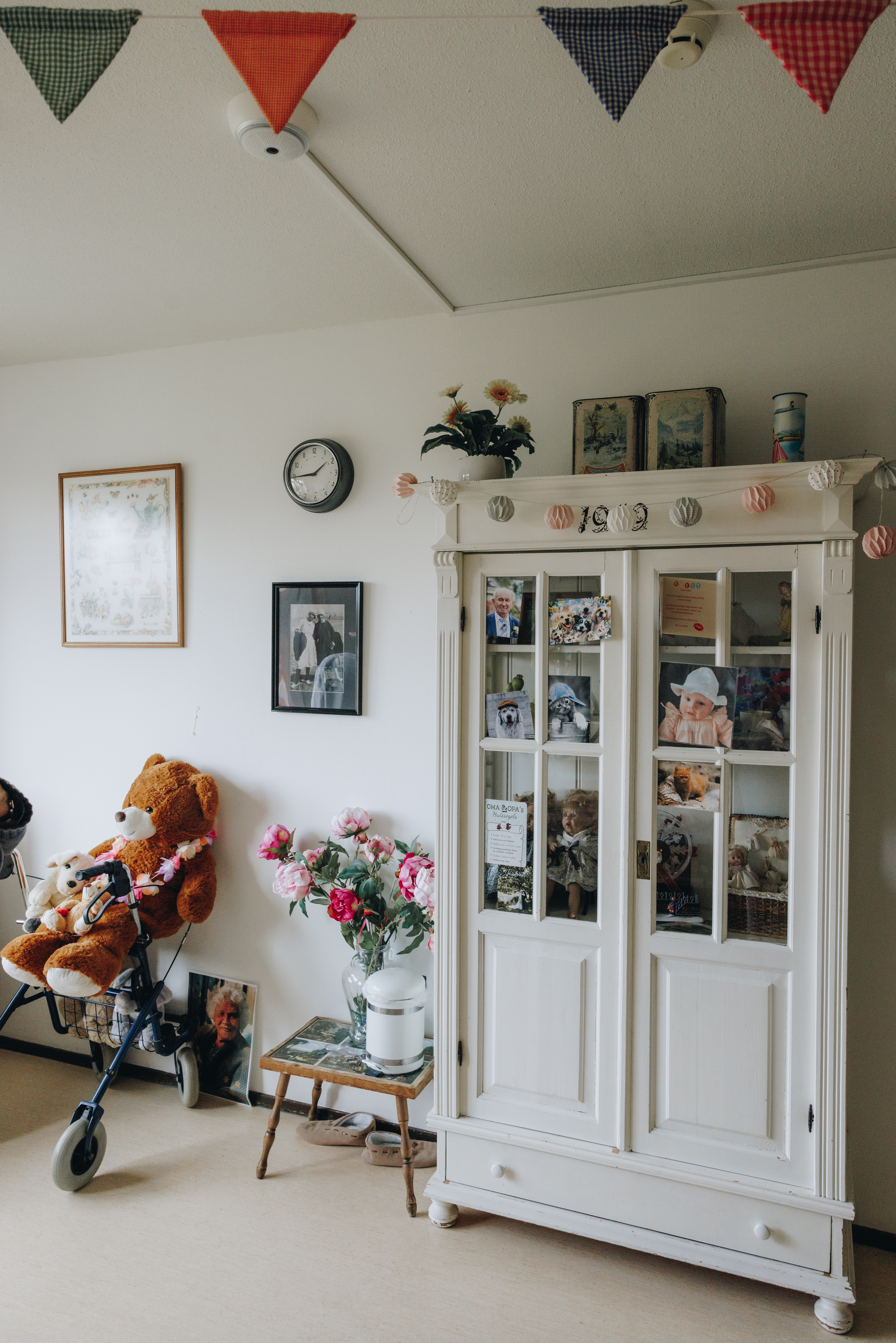 23 03 2023 De Vijverhof En De Meent Kamer Kast Bloemen Ruimte
