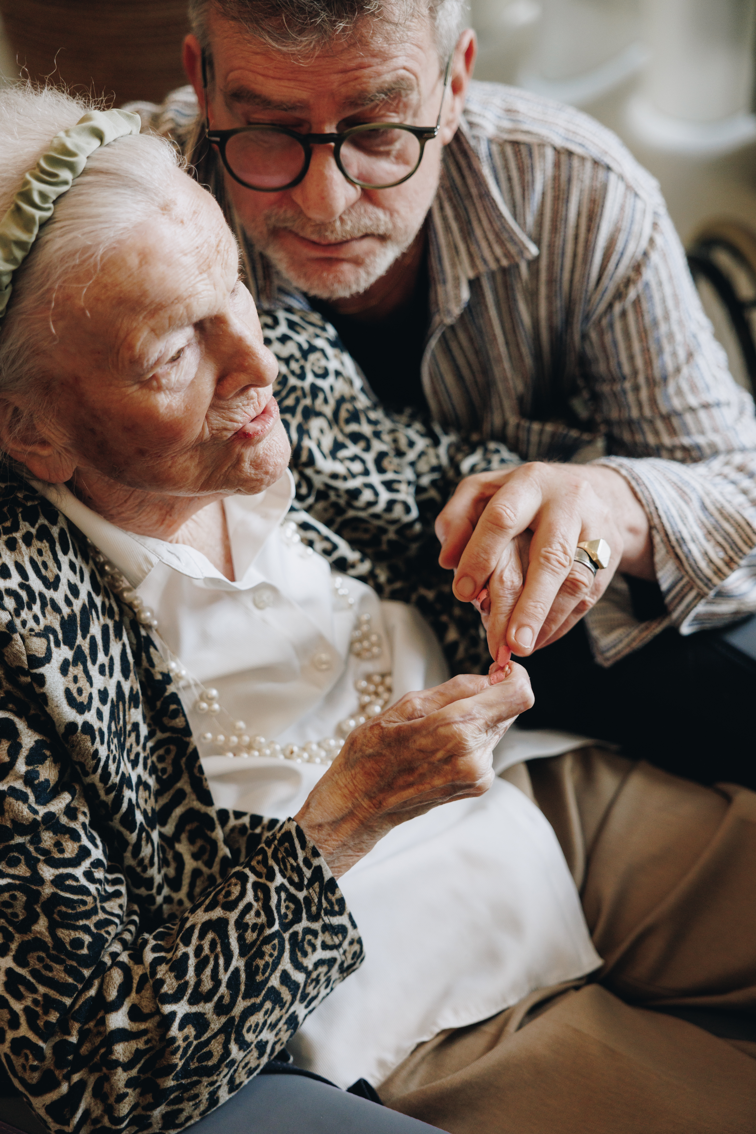 11 04 2023 ZPMH Prinsenhof Handen Staand Interactie Samen Man Vrouw