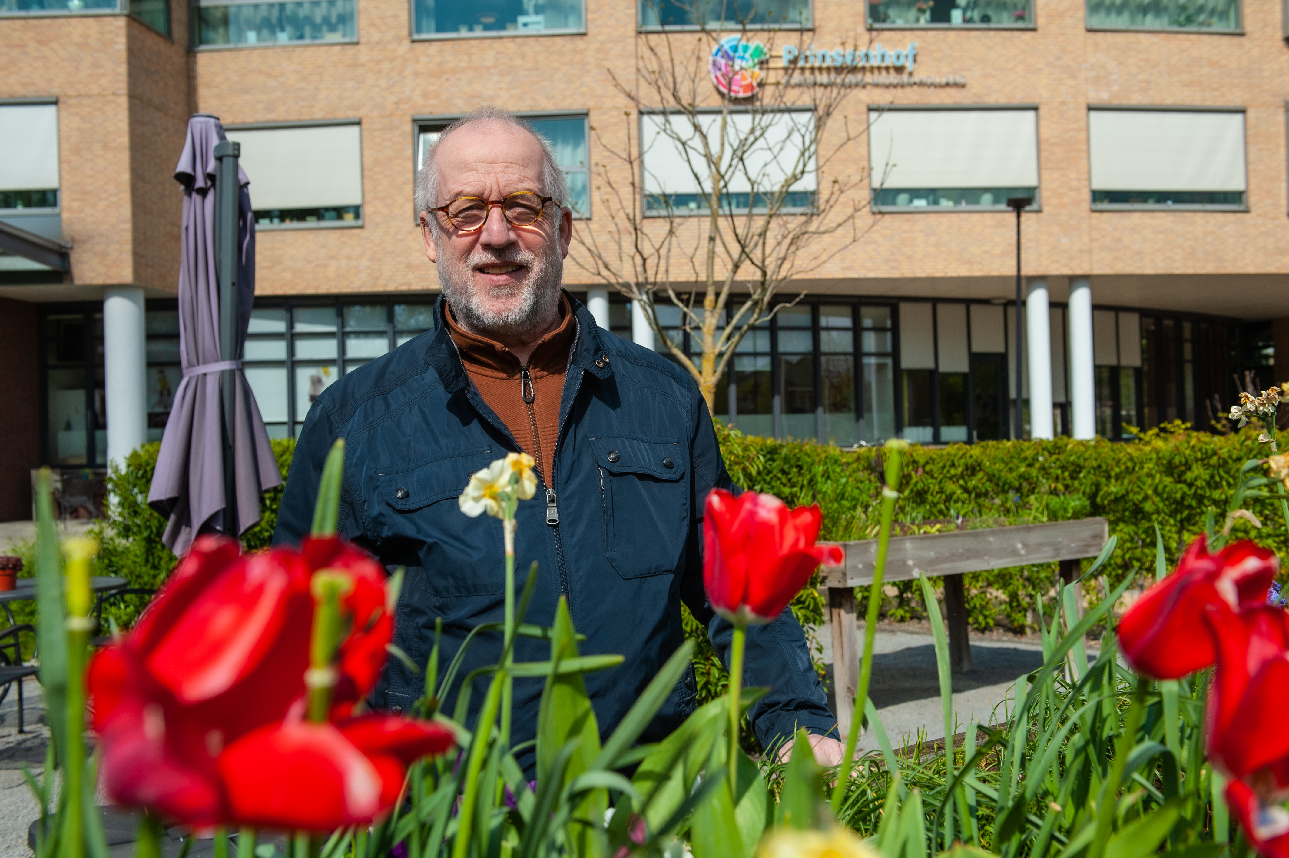 01 04 2022 Zorgpartners Prinsenhof Dementie Jong Anthon Buiten Bloemen