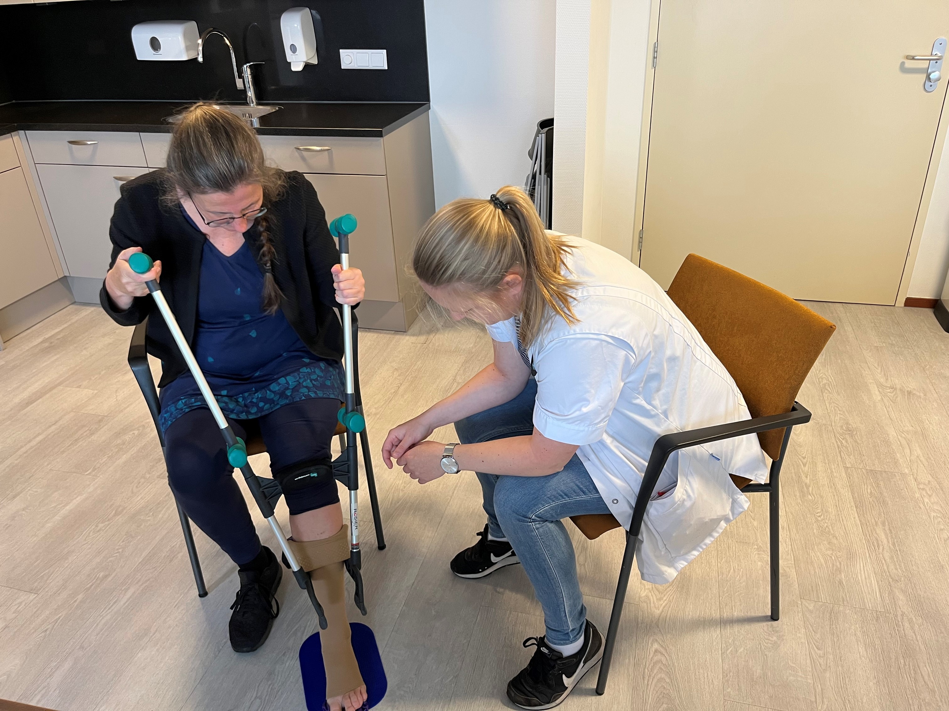 Steunkous Aantrekken2