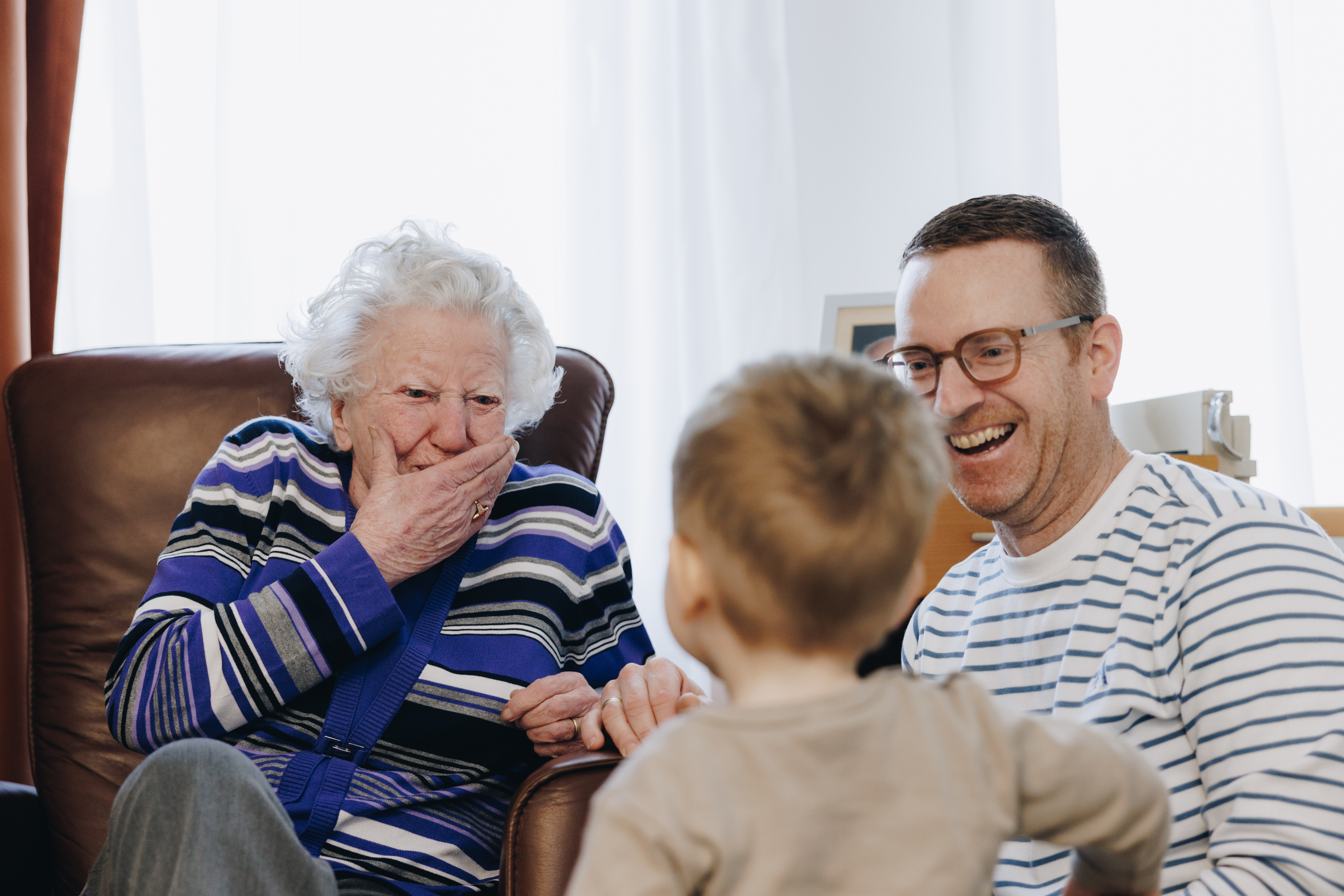 27 03 2023 De Rietkraag Souburgh Zorgpartners Familie Kamer Lachen Oma Kind